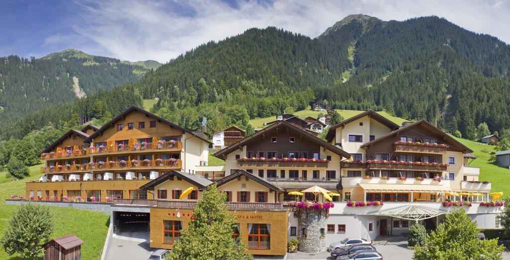 Berg-Spa & Hotel Zamangspitze Санкт Галенкирх Екстериор снимка